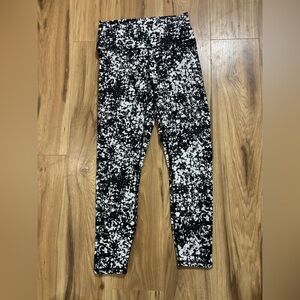 Fabletics Women’s Black and White Patterned Leggings